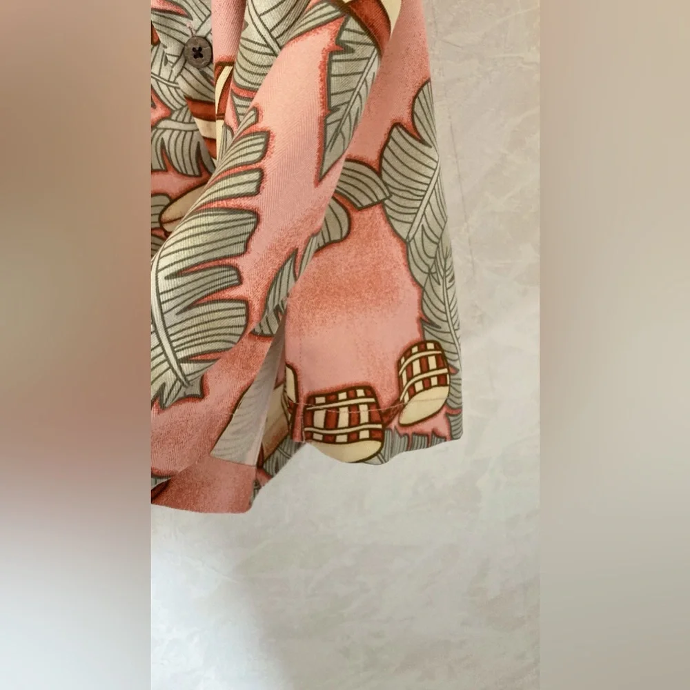 Tommy Bahama silk shirt - Picture 5 of 8